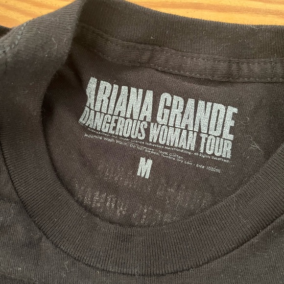 Ariana Grande FOREVER GIRL concert tee Dangerous Woman Tour 2017 - Picture 5 of 5